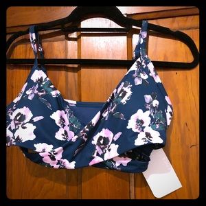 NWT - Fabletics Tammy Low Impact Sports Bra - M